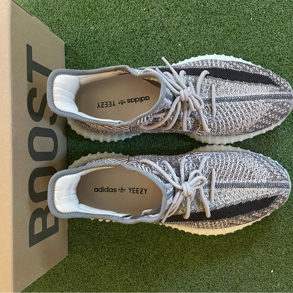 Adidas Yeezy Boost 350 V2 Zyon - Picture 2 of 4